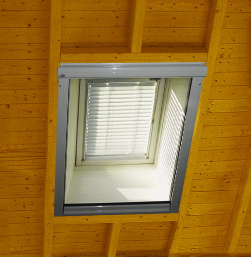 Insektenschutz Dachfensterrollos